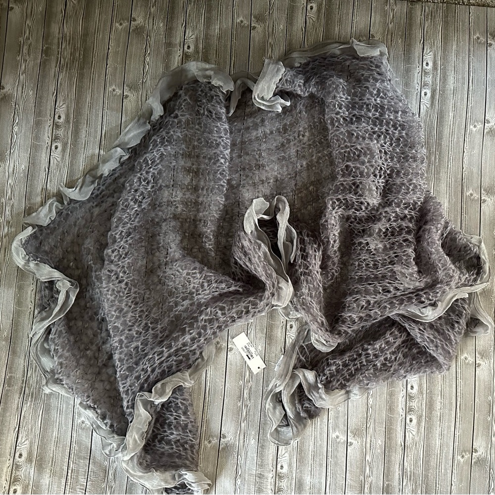 Gray Textured Scarf NWT